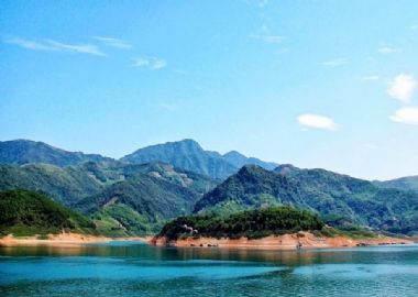 Un site naturel peu connu: Thung Nai