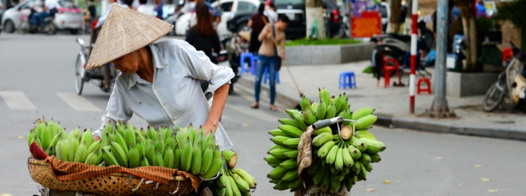 vendeuse dans la rue d'Hanoi